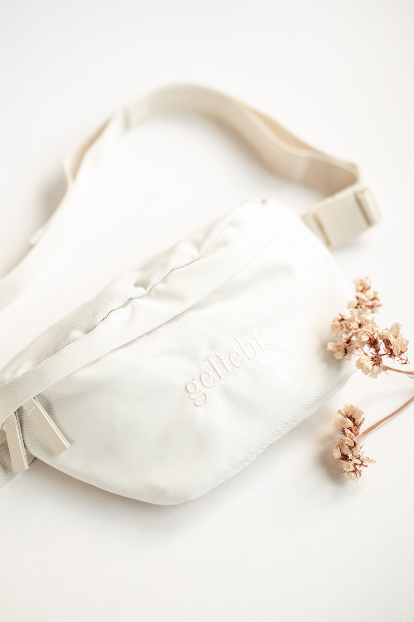 Bauchtasche/Umhängetasche "Geliebt" mit Stick