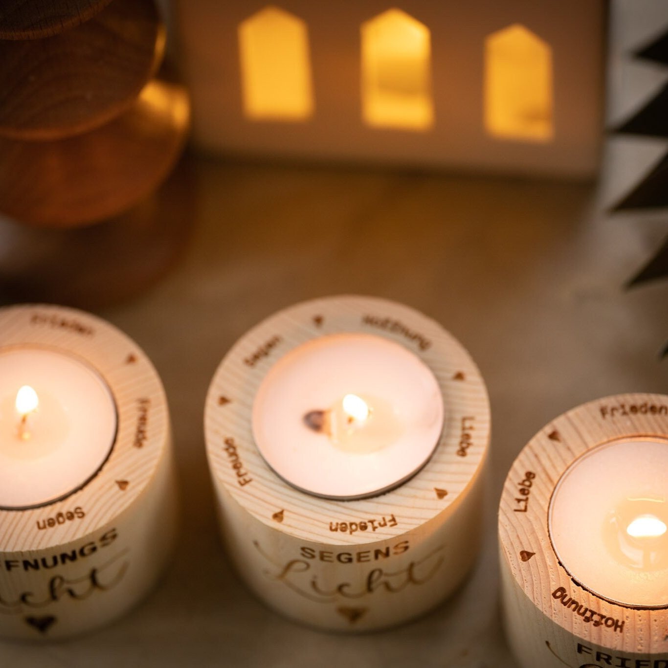 Teelichthalter aus Holz "Hoffnungslicht" / "Friedenslicht" / "Segenslicht"