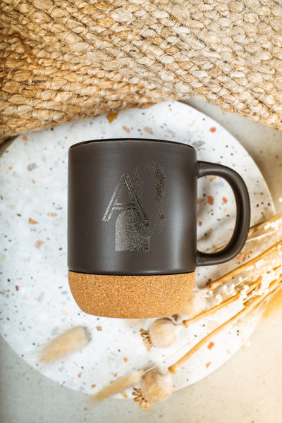 Schwarz matte Tasse Scandi geometrisch mit Initiale, Wunschbuchstabe
