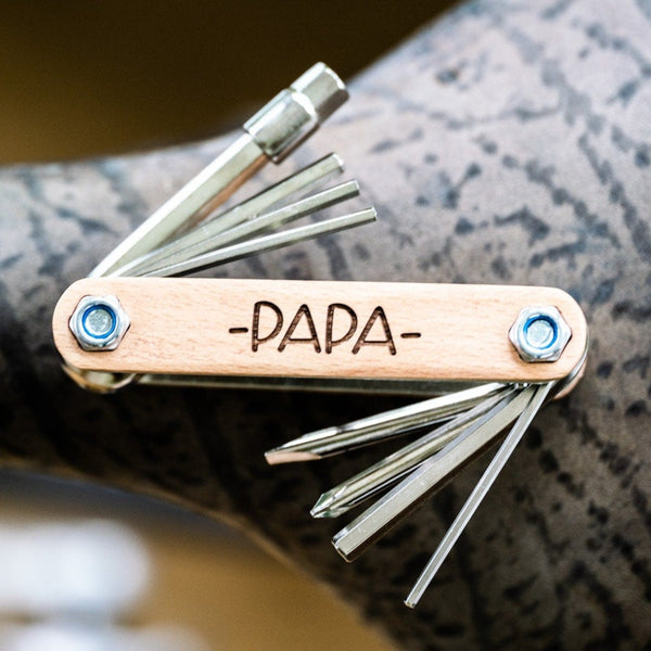Fahrrad Multitool Werkzeug aus Holz mit Wunschname