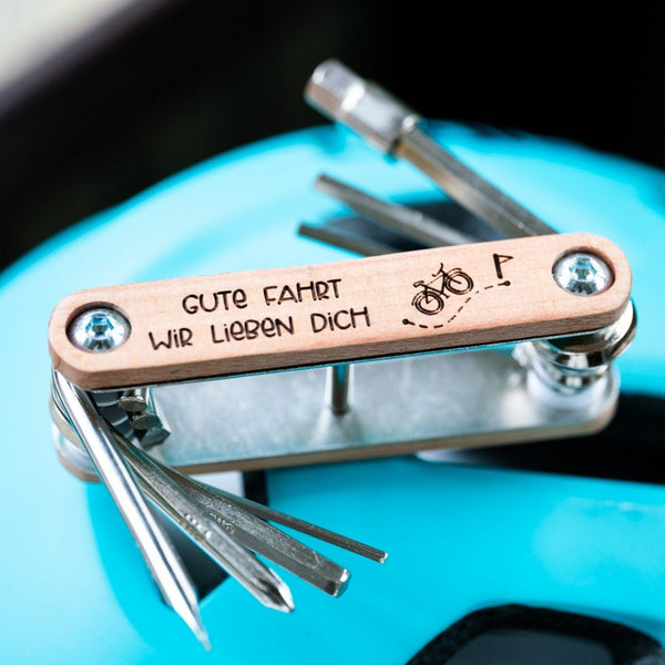 Fahrrad Multitool Werkzeug aus Holz mit Wunschname