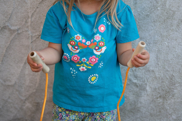 Springseil in verschiedenen Farben mit Holzgriff, Wunschname und Blättern graviert, Geschenk für Kinder zum Schulanfang Schulkind 23 2023