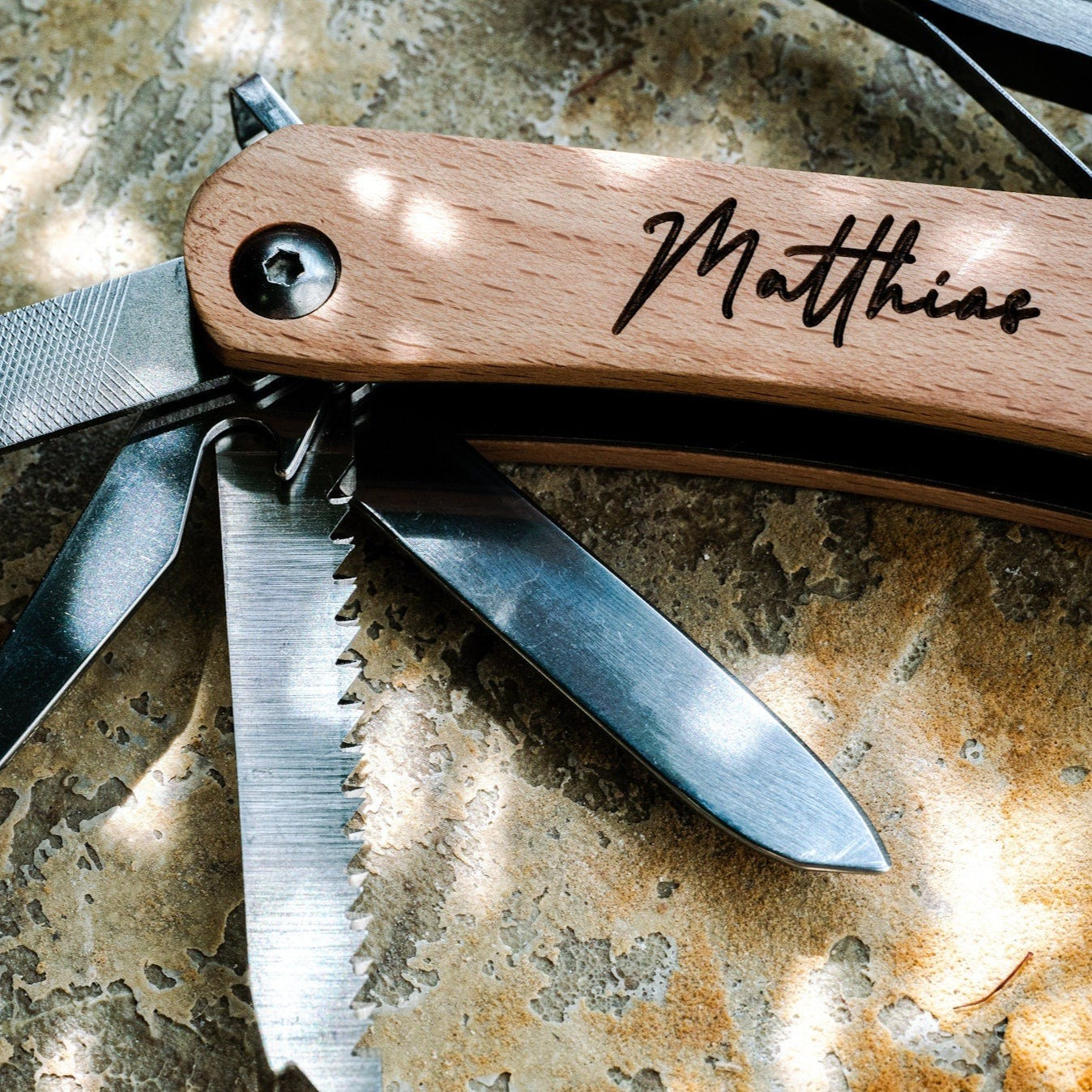 Hammer-Multitool mit 10 Funktionen
