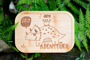 Brotdose | Lunchbox | Edelstahlbox mit Bambusdeckel, dein Wunschname, Dinosaurier „und so beginnt ein Abenteuer“ Schulkind 2023, Einschulung