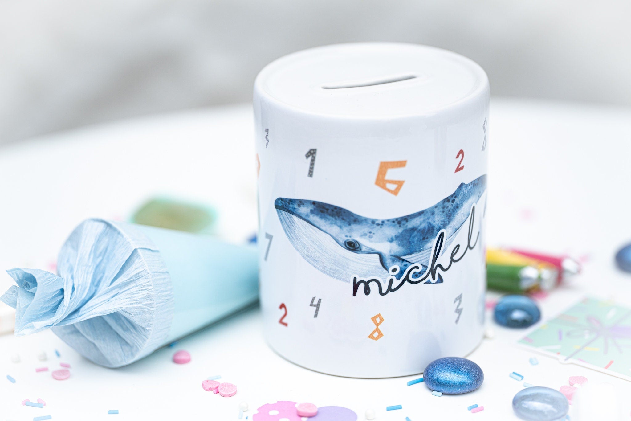Spardose aus Keramik weiß Wal Blauwal mit Wunschname, Geschenk zur Einschulung, Schulkind 23 2023