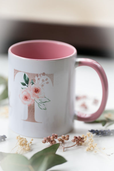 Tasse aus Keramik weiß Innenfarbe und Henkel rosa Meerjungfrau „Schulkind 2023“ mit Wunschname, Geschenk zur Einschulung