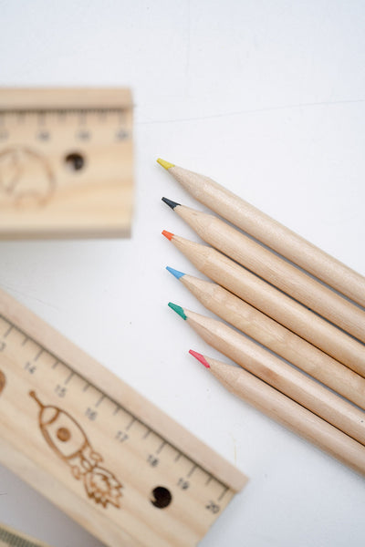 Stiftboxen aus Holz mit Buntstiften und Lineal als Deckel mit Wunschname und Wunschmotiv | Geschenk für Schulkind 23 2023 Einschulung
