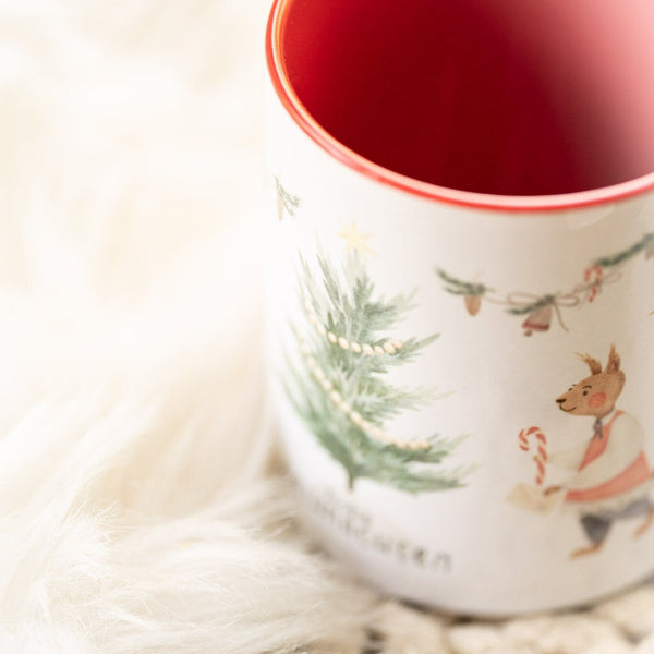 „Eichhörnchen Weihnacht“ Tasse aus Keramik weiß Innenfarbe und Henkel Rot