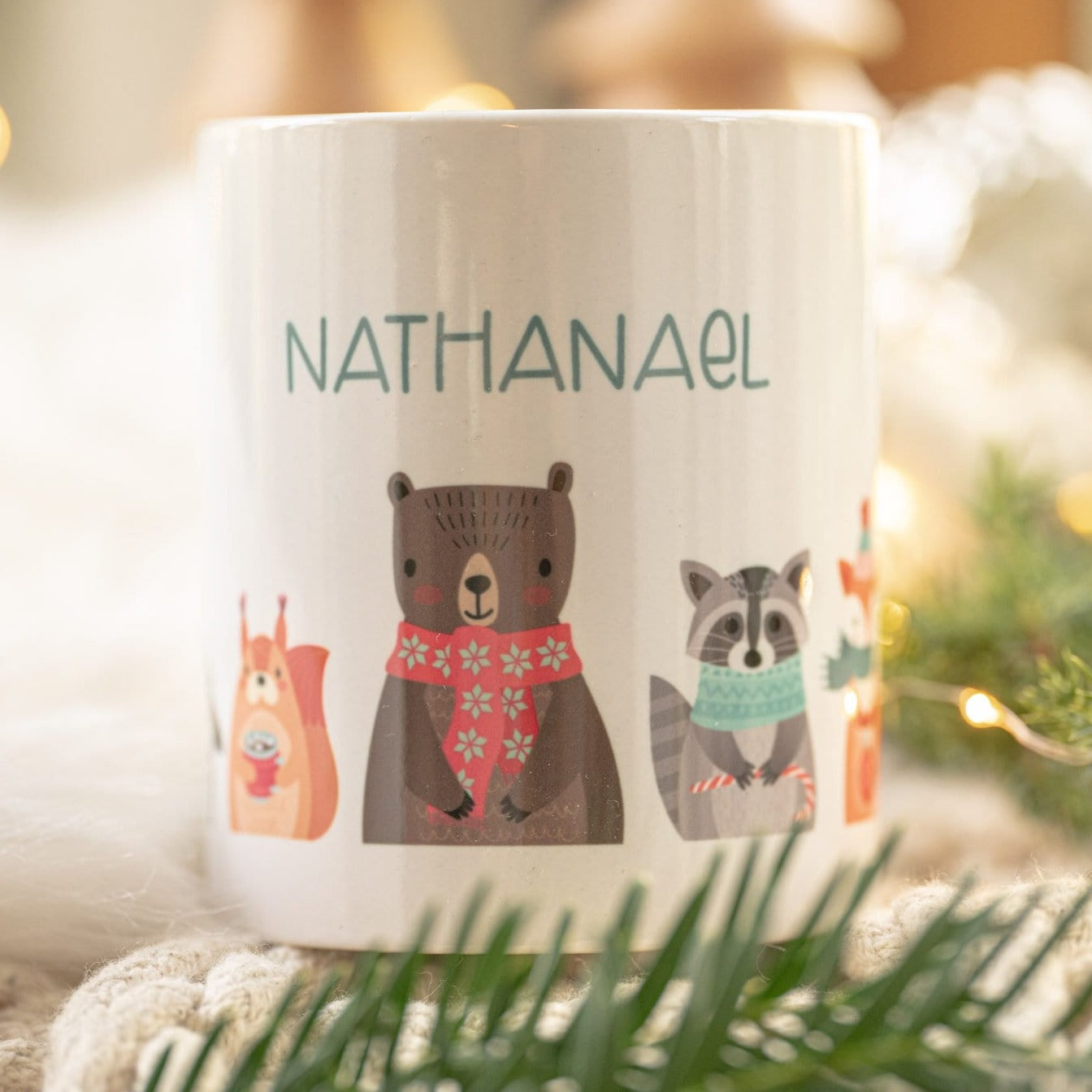 Tasse aus Keramik weiß mit Weihnachtstieren und Wunschname