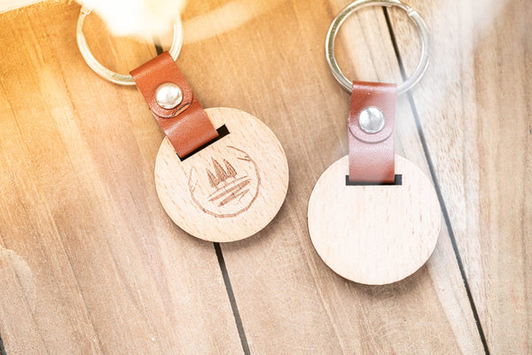 Schlüsselanhänger aus Holz mit Lasergravur Bäume oder Wunschlogo Wunschtext, Initialen, Name
