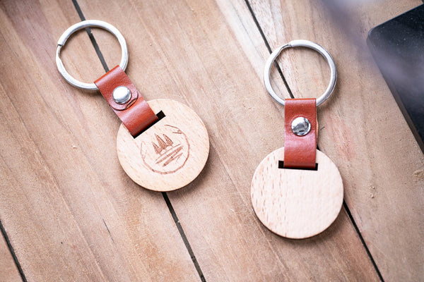 Schlüsselanhänger aus Holz mit Lasergravur Bäume oder Wunschlogo Wunschtext, Initialen, Name